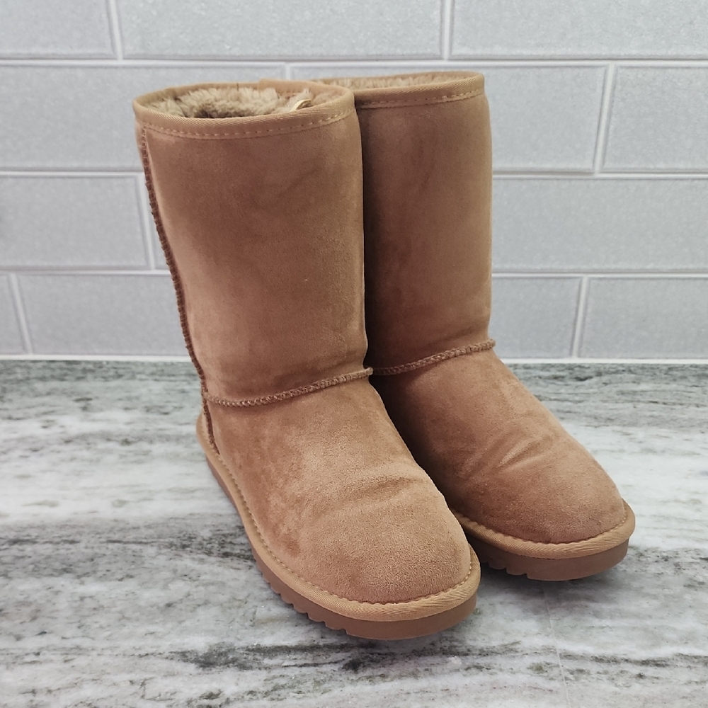 Maurices Suede Slipper Shoes